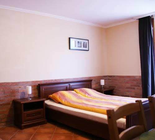 Vararok Apartman Jula Exterior foto
